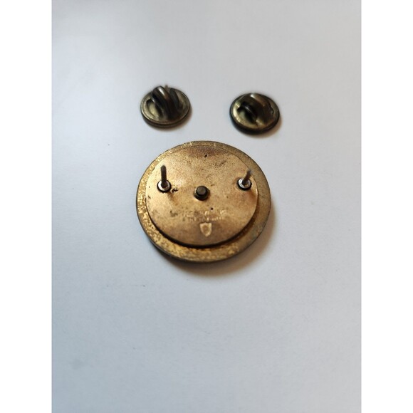 Vintage U.S. Army Corps of Engineers 3 Dimensional Castle Insigna Pin - Picture 5 of 5